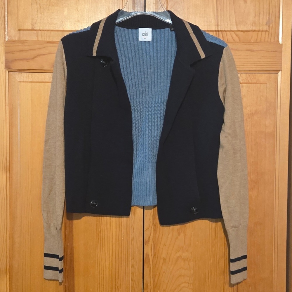 Cabi Sweater Medium Prep School Cardigan 3703 Navy Tan Blue Colorblock Cropped